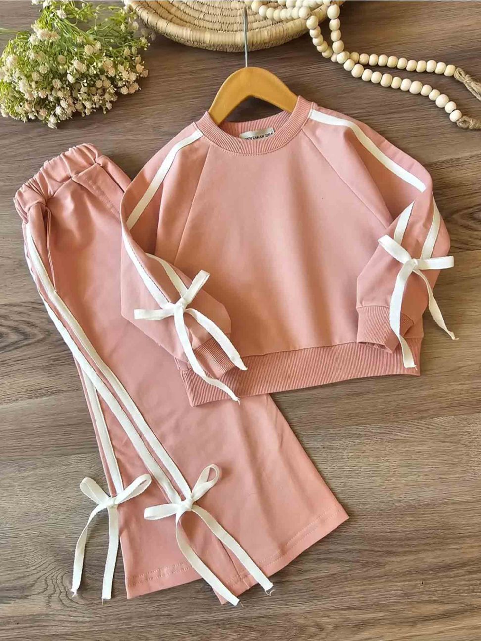 کراپ شلوار دختران زیبا