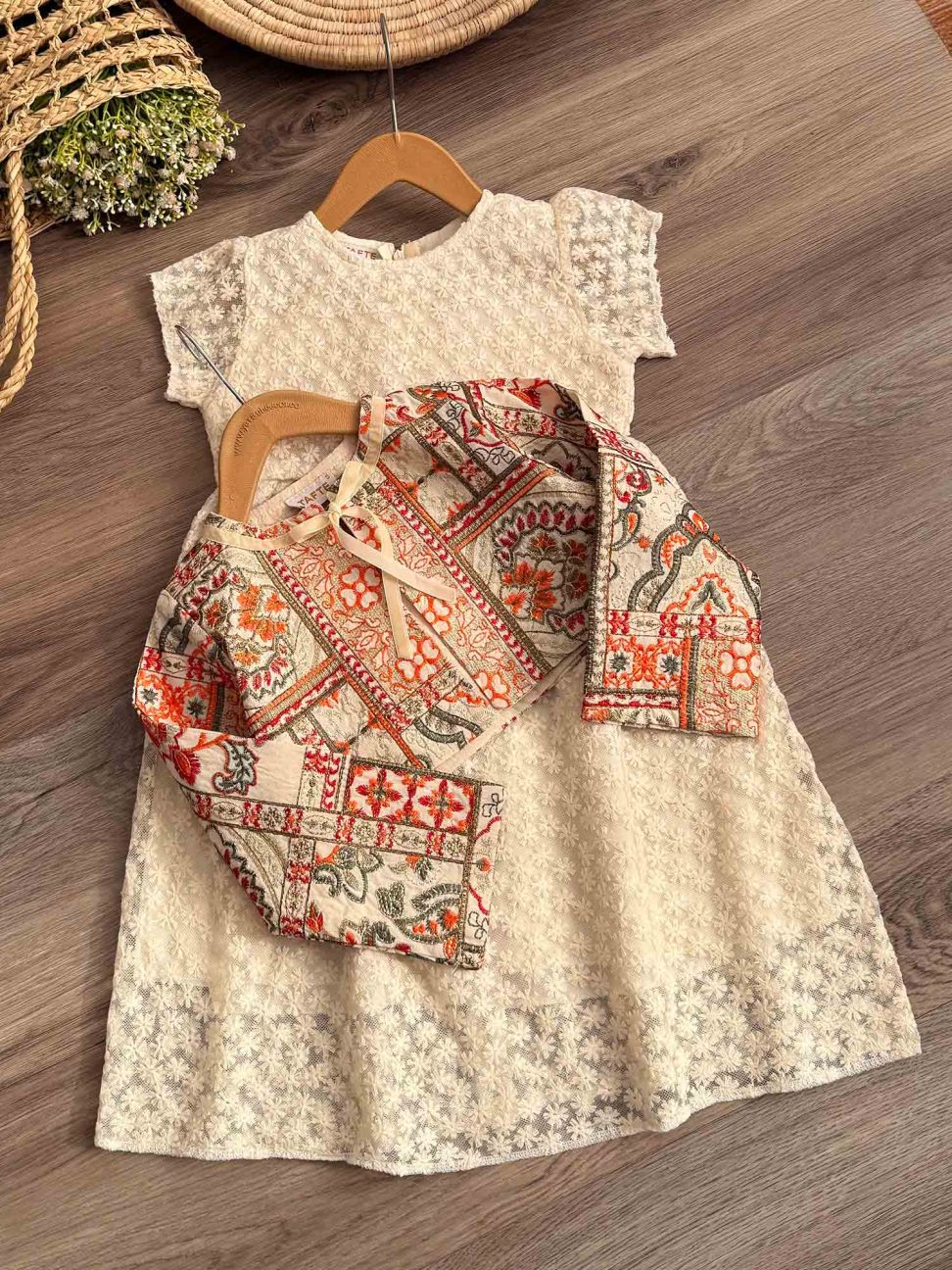 کت سارافون سوزن دوزی