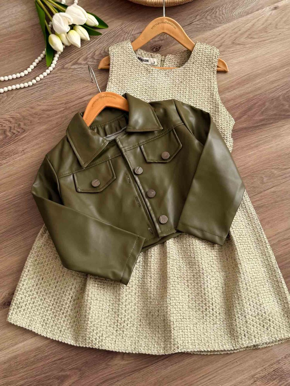 کت چرم و سارافون شنل